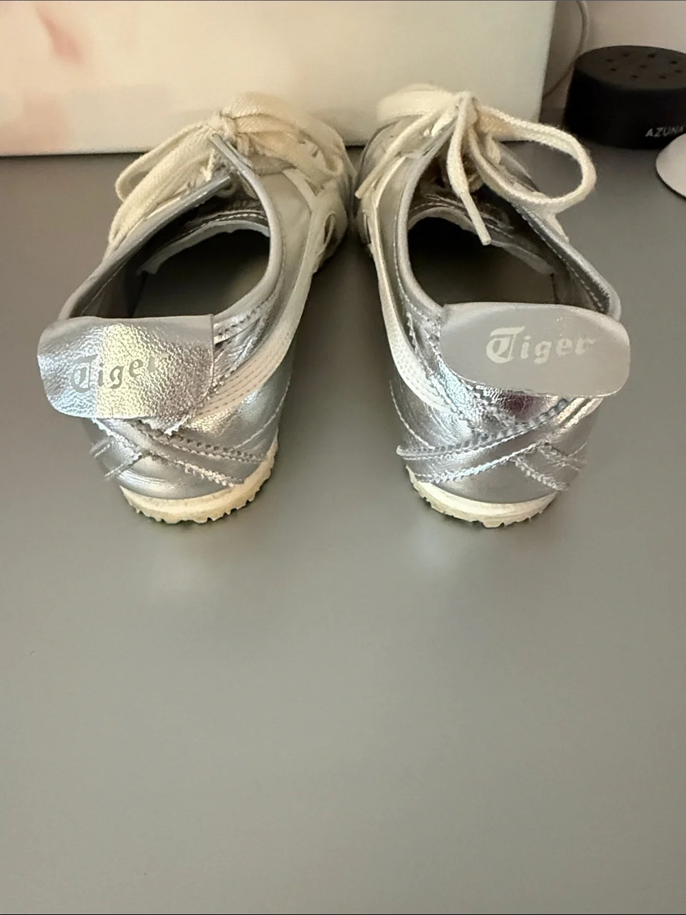 Asics Silver Metallic Low-Profile Lace-Up Sneakers wmn size 9, men size 7.5